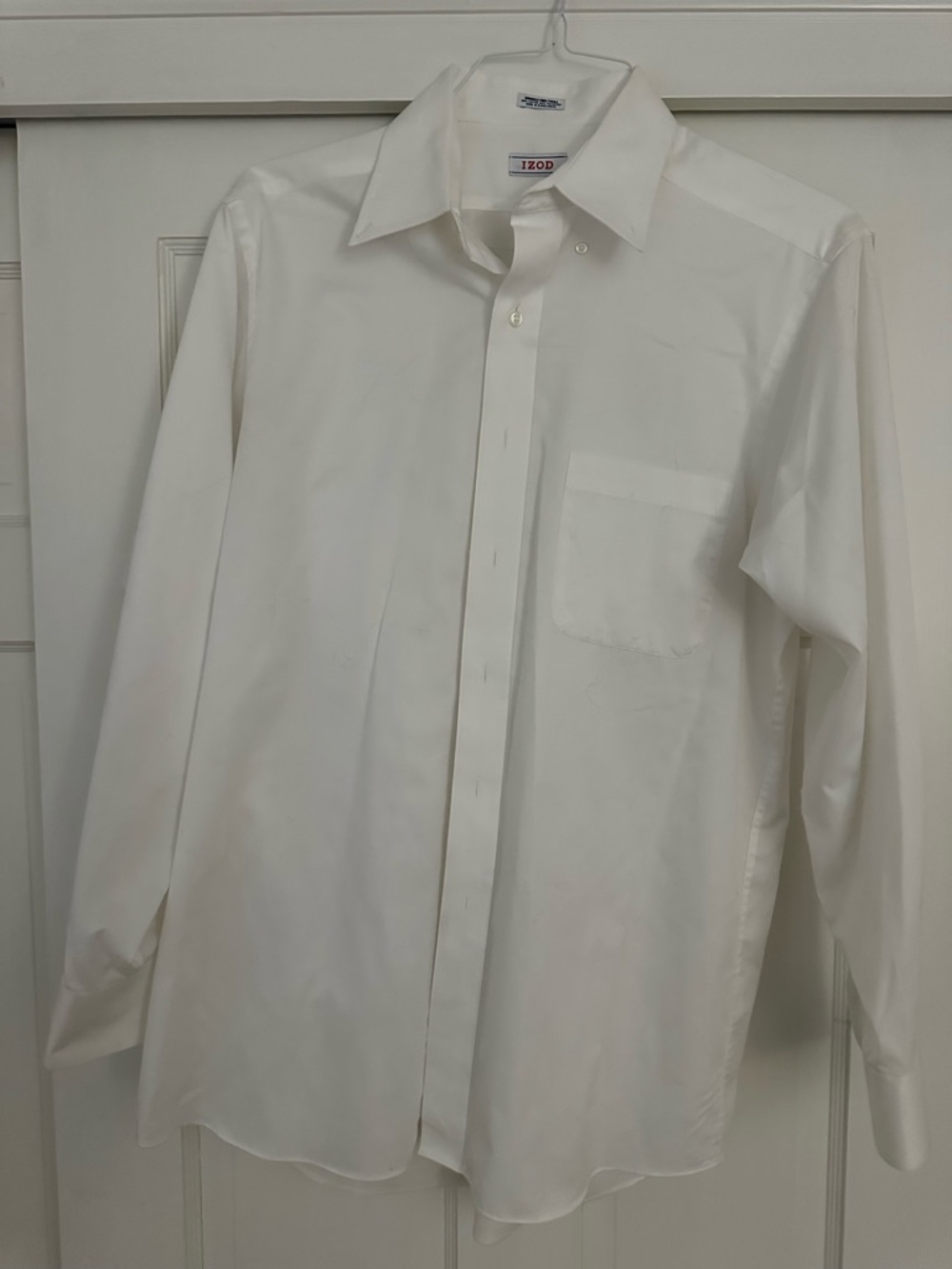Izod Men’s White Long-Sleeve Dress Shirt